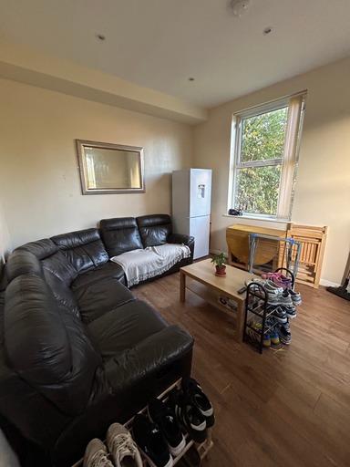 Flat Broomfield View in Leeds