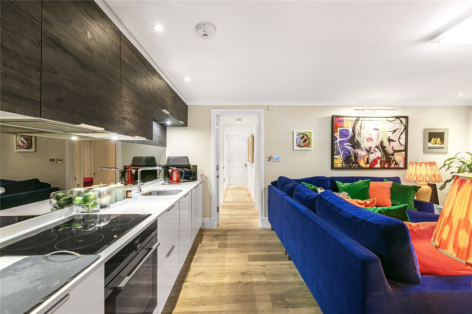 Flat Gray's Inn Road in Greater London