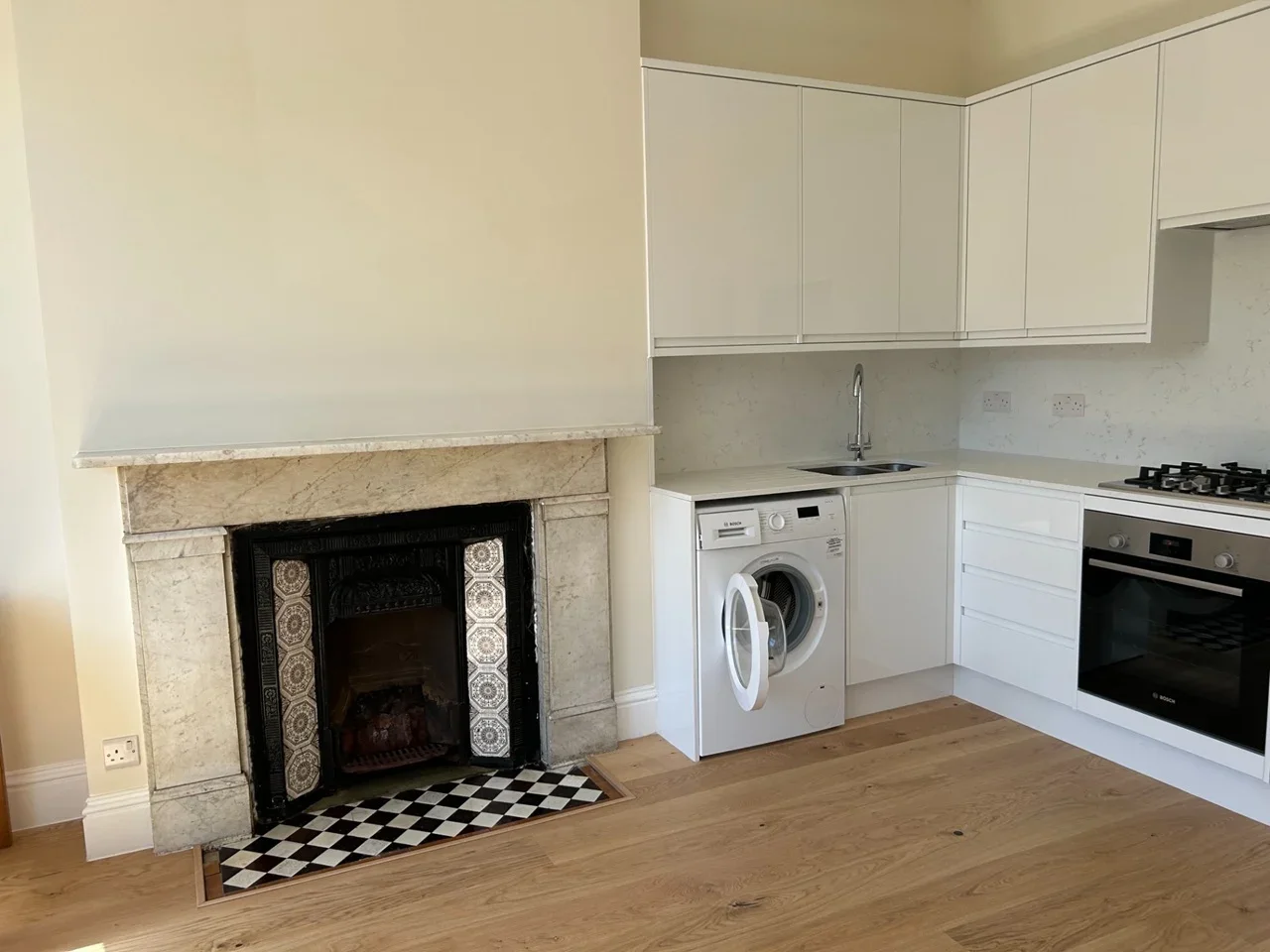 Flat Foulser Road in Greater London