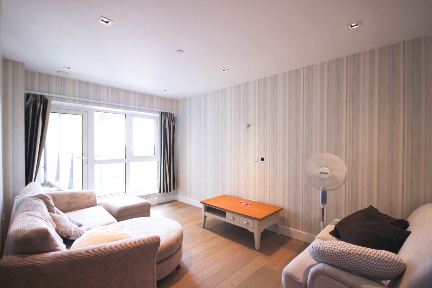 Flat Longfield Avenue in Greater London