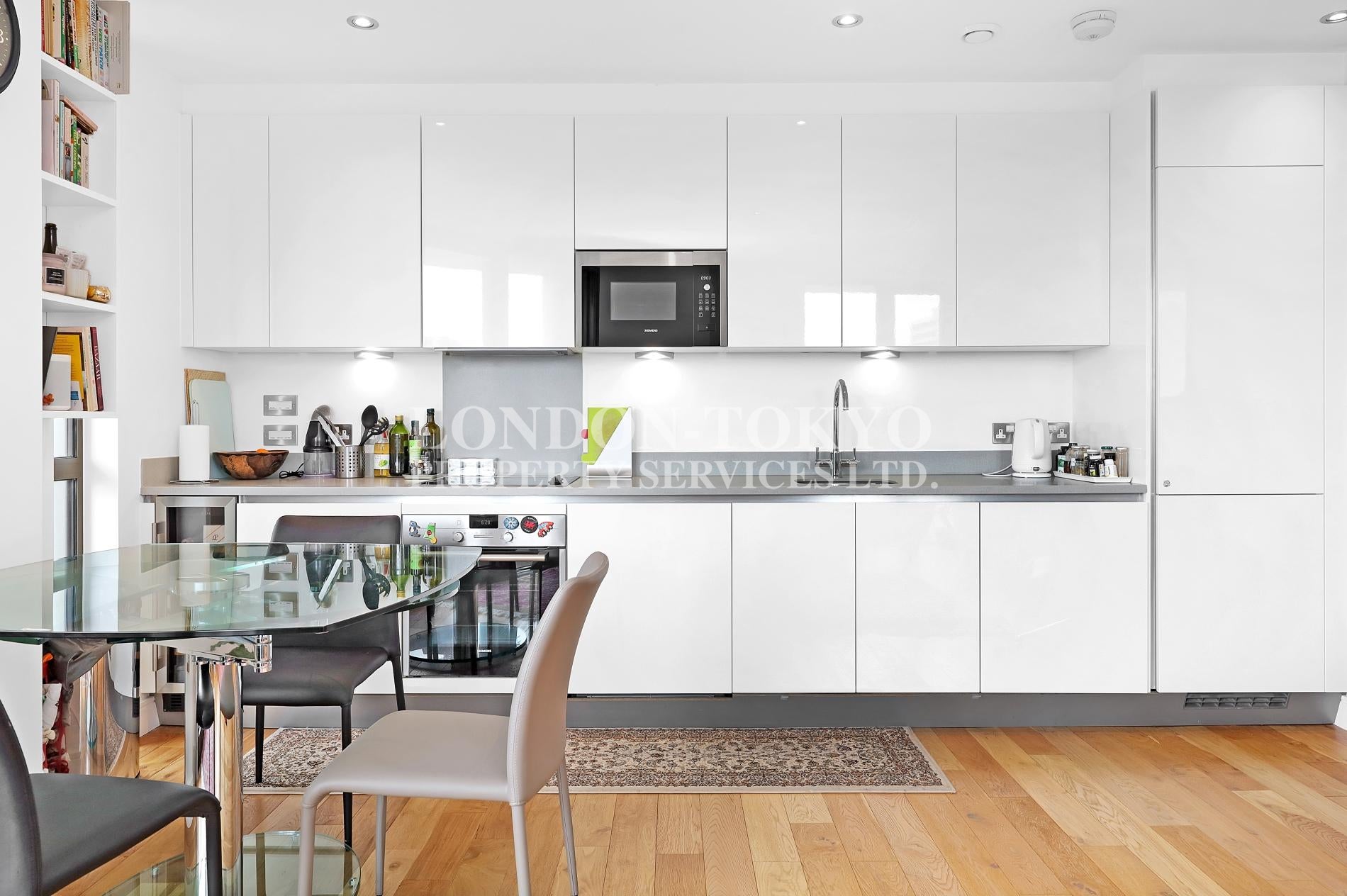 Flat Regent's Park Road in Greater London