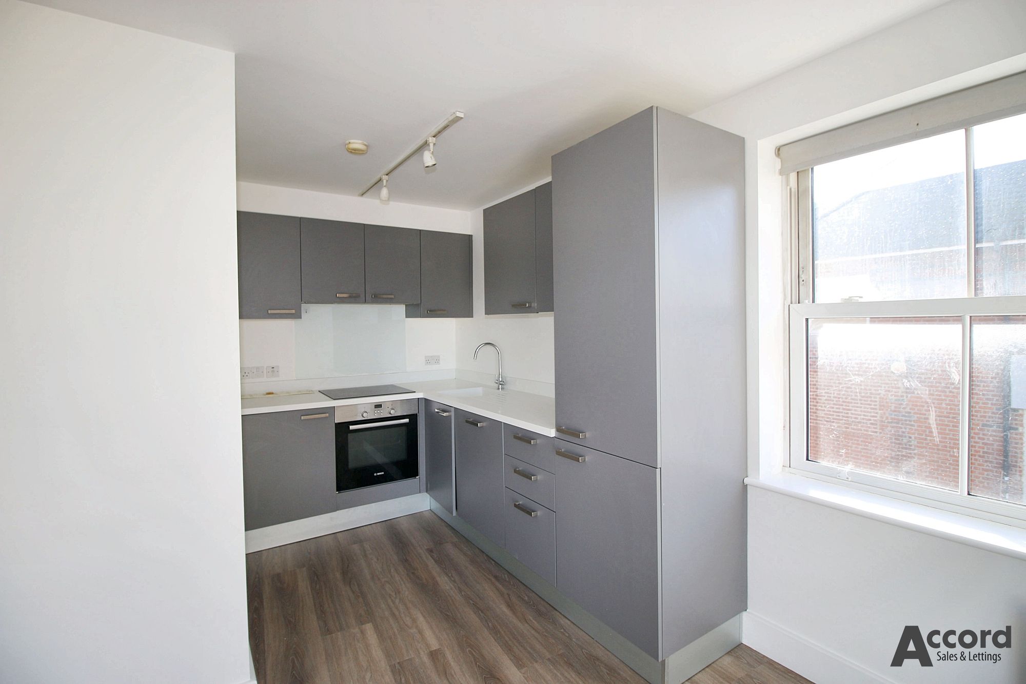 Flat Warley Hill in Brentwood