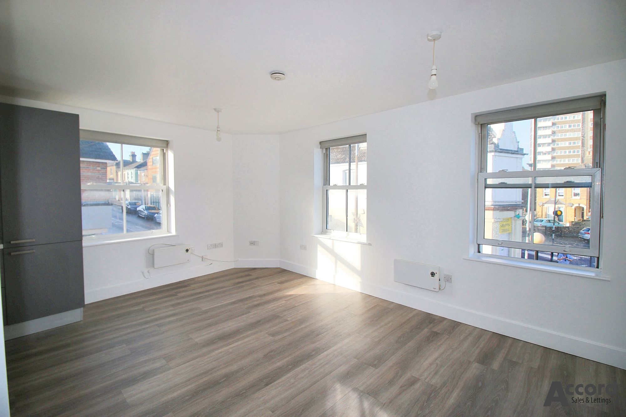 Flat Warley Hill in Brentwood