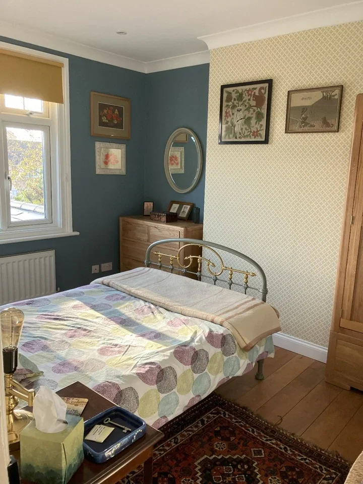 Room Anchor Hill in Woking