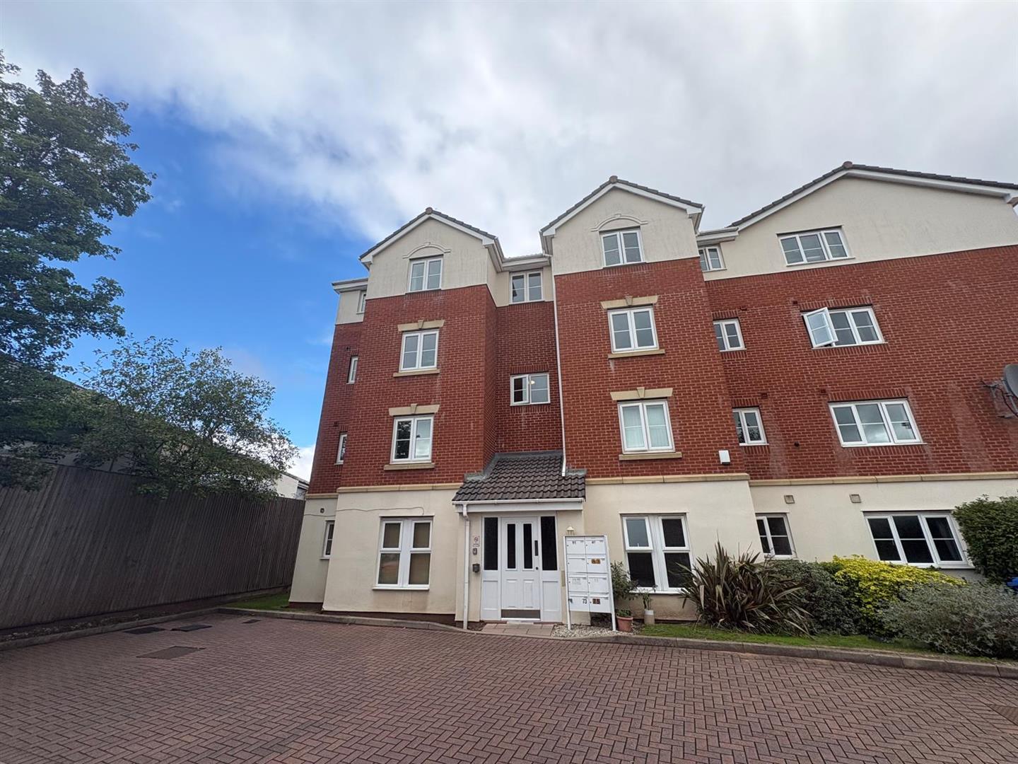 Flat Thornbury Road in Bloxwich