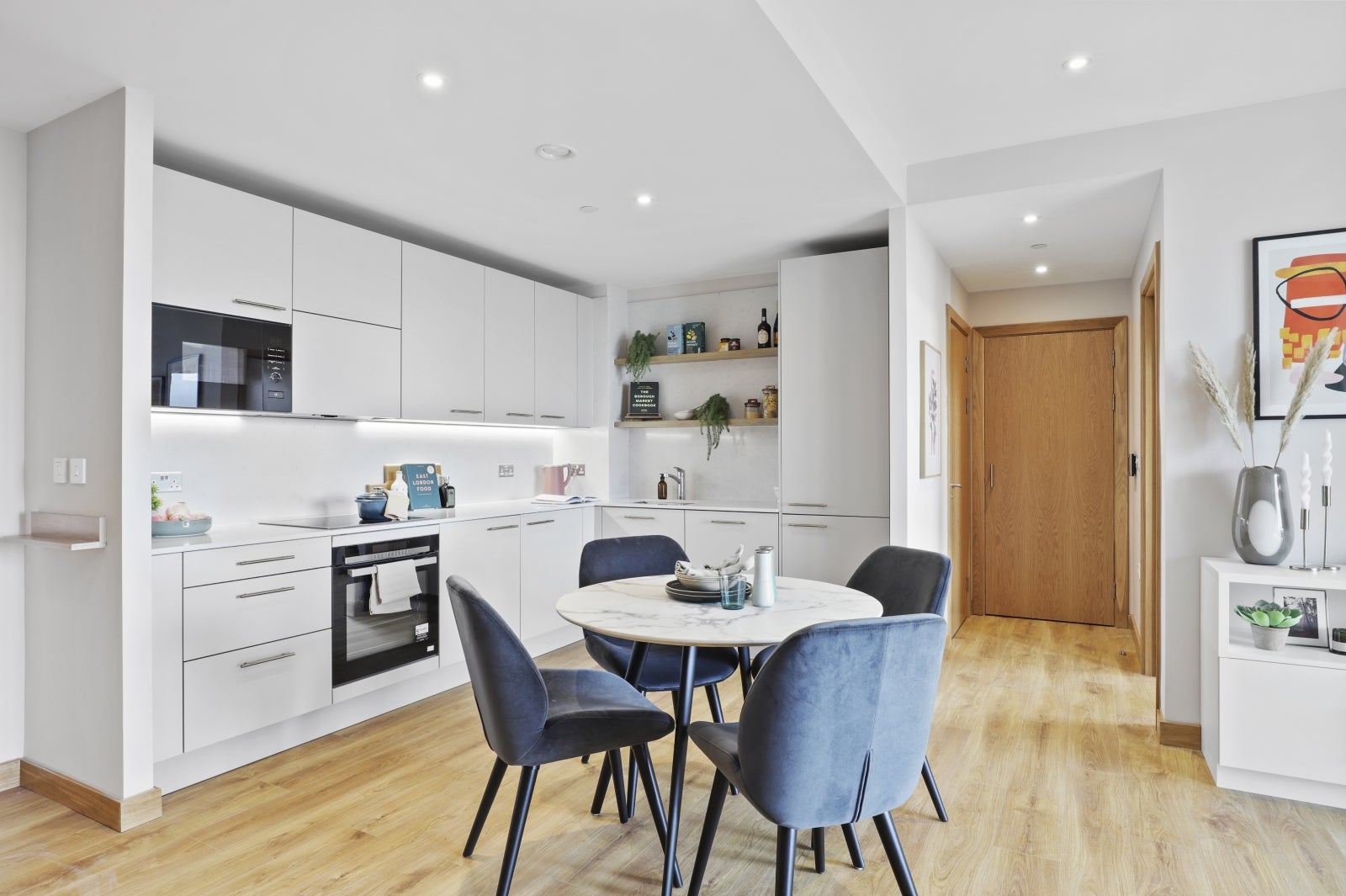 Flat Anthems Way in Greater London