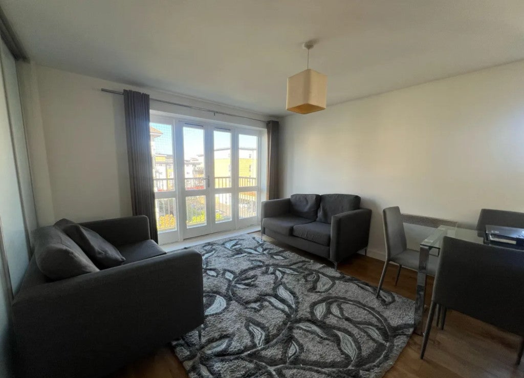 Flat Park Lodge Avenue in Greater London