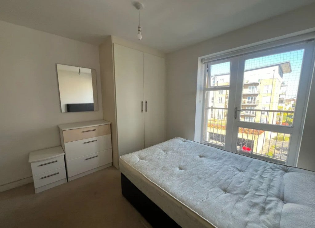 Flat Park Lodge Avenue in Greater London