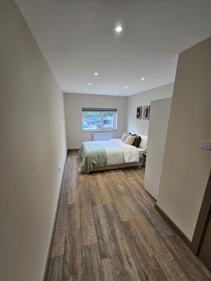 Flat Western Avenue in Greater London
