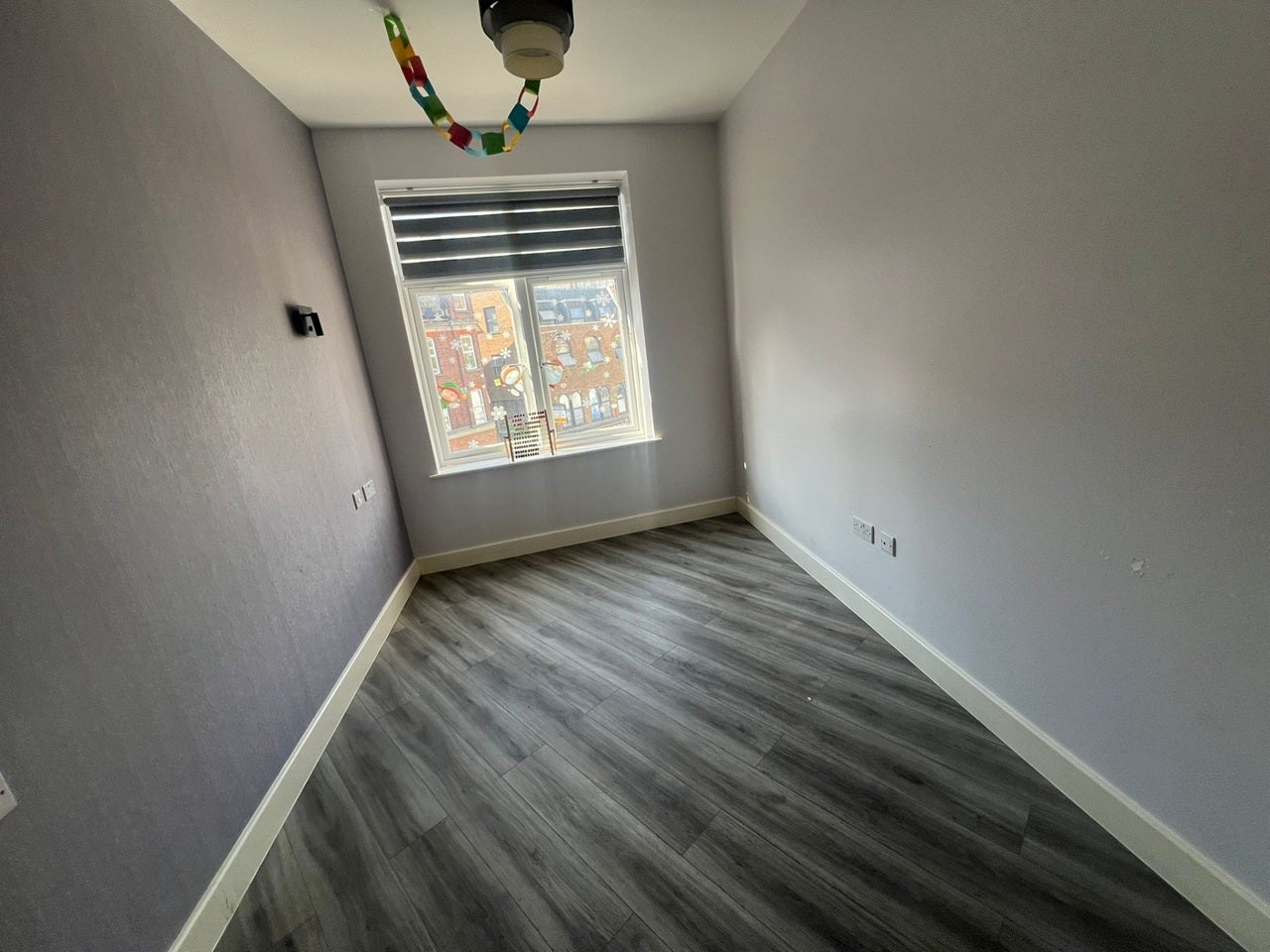 Flat Woodcote Road in Greater London