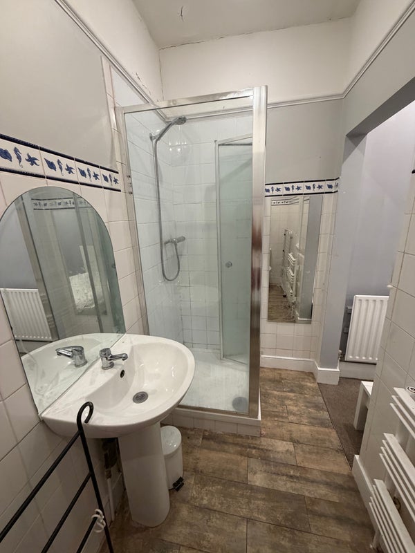 Room High Street in Greater London