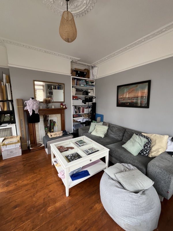 Room High Street in Greater London