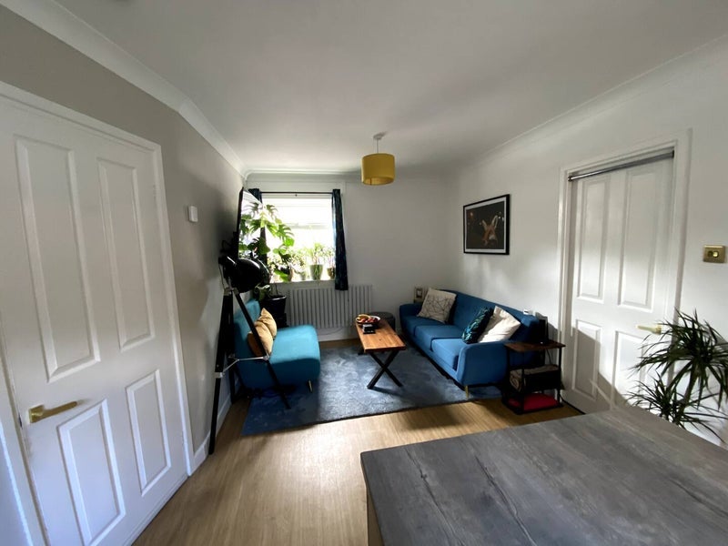Flat Fairleigh Road in Cardiff