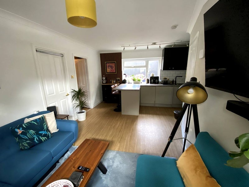 Flat Fairleigh Road in Cardiff