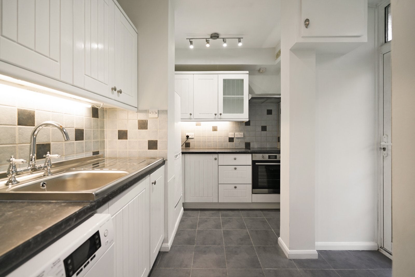 Flat Eamont Street in City of Westminster