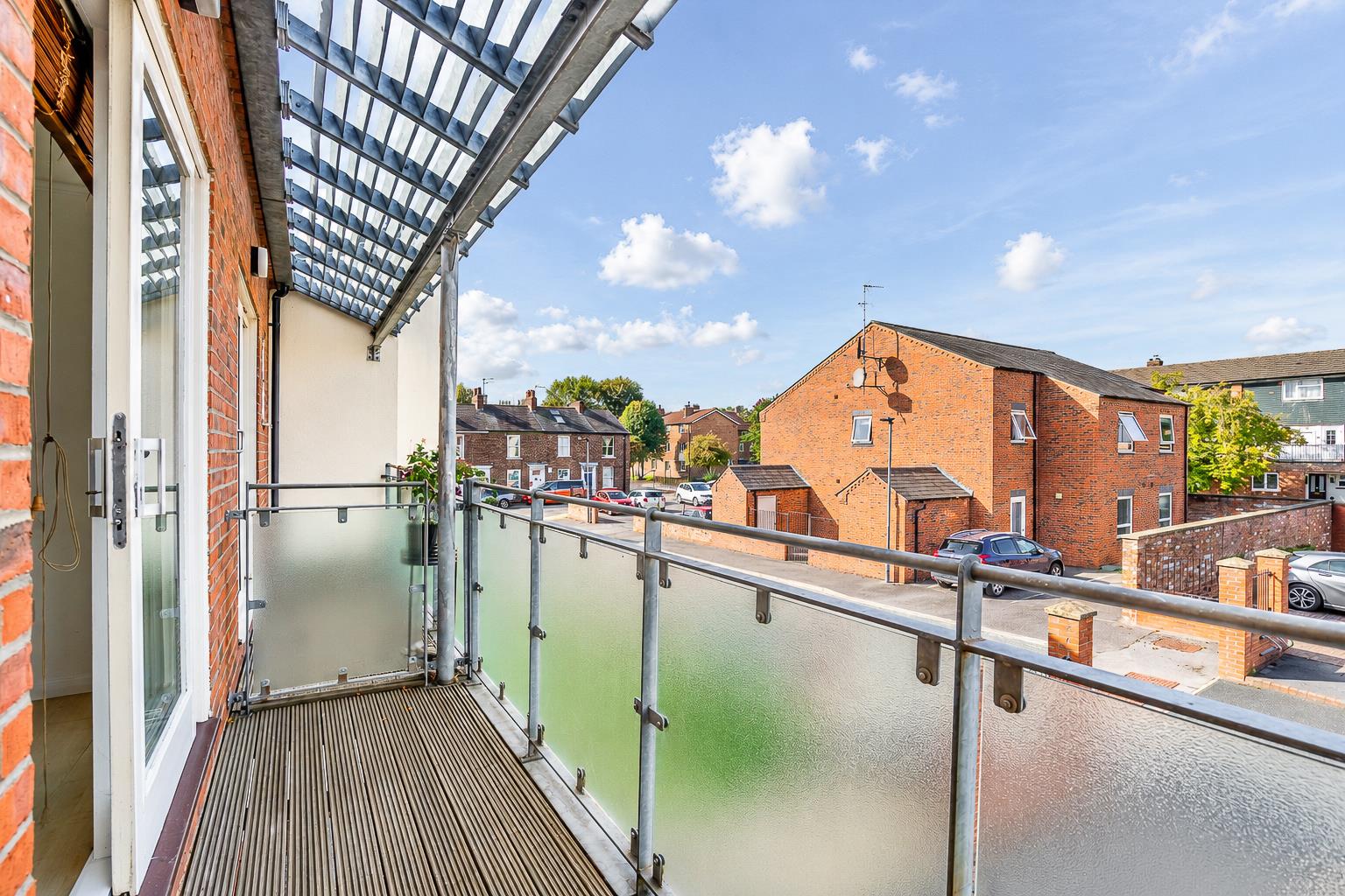 Flat Lowther Court in York