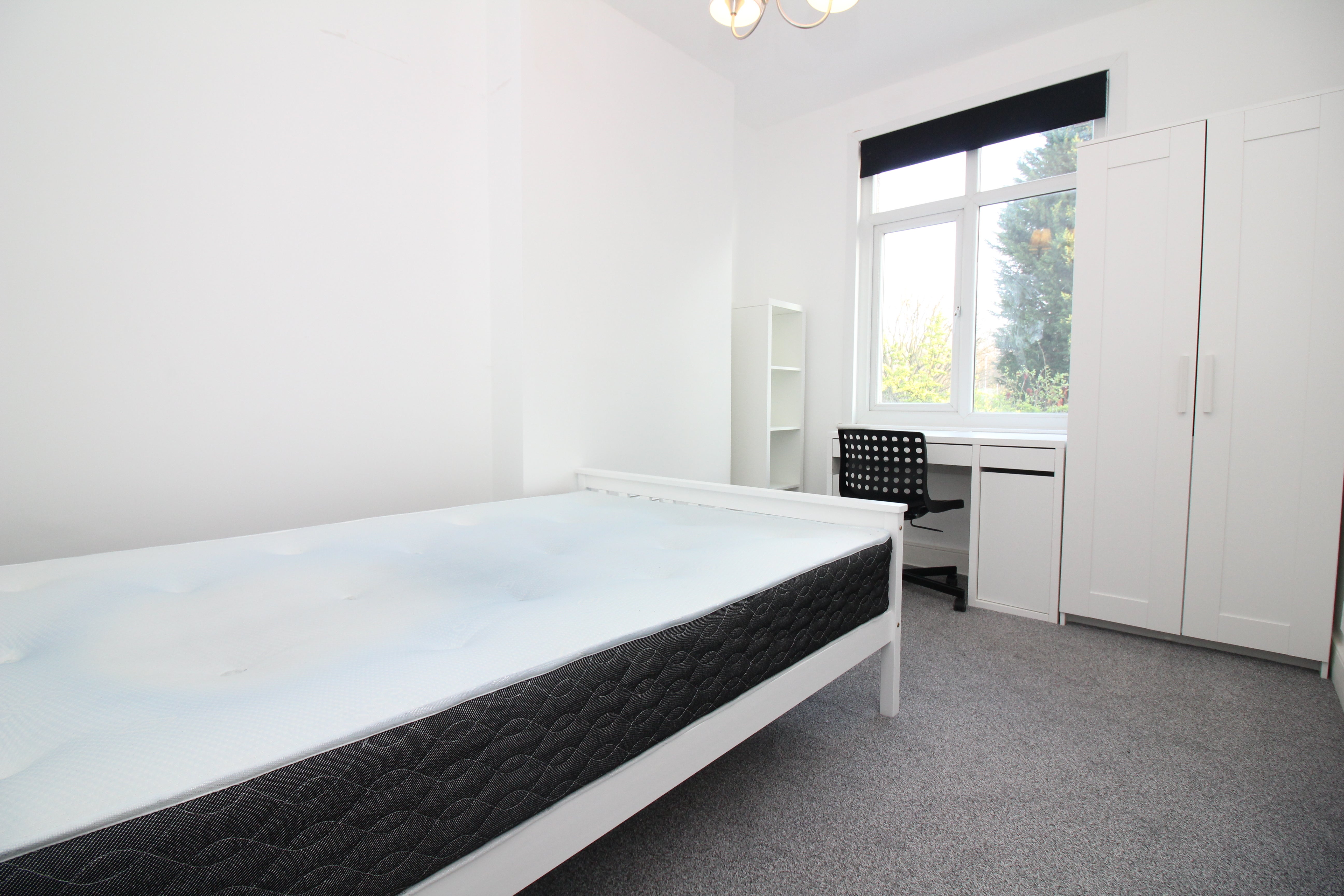Room Bellingham Road in Greater London