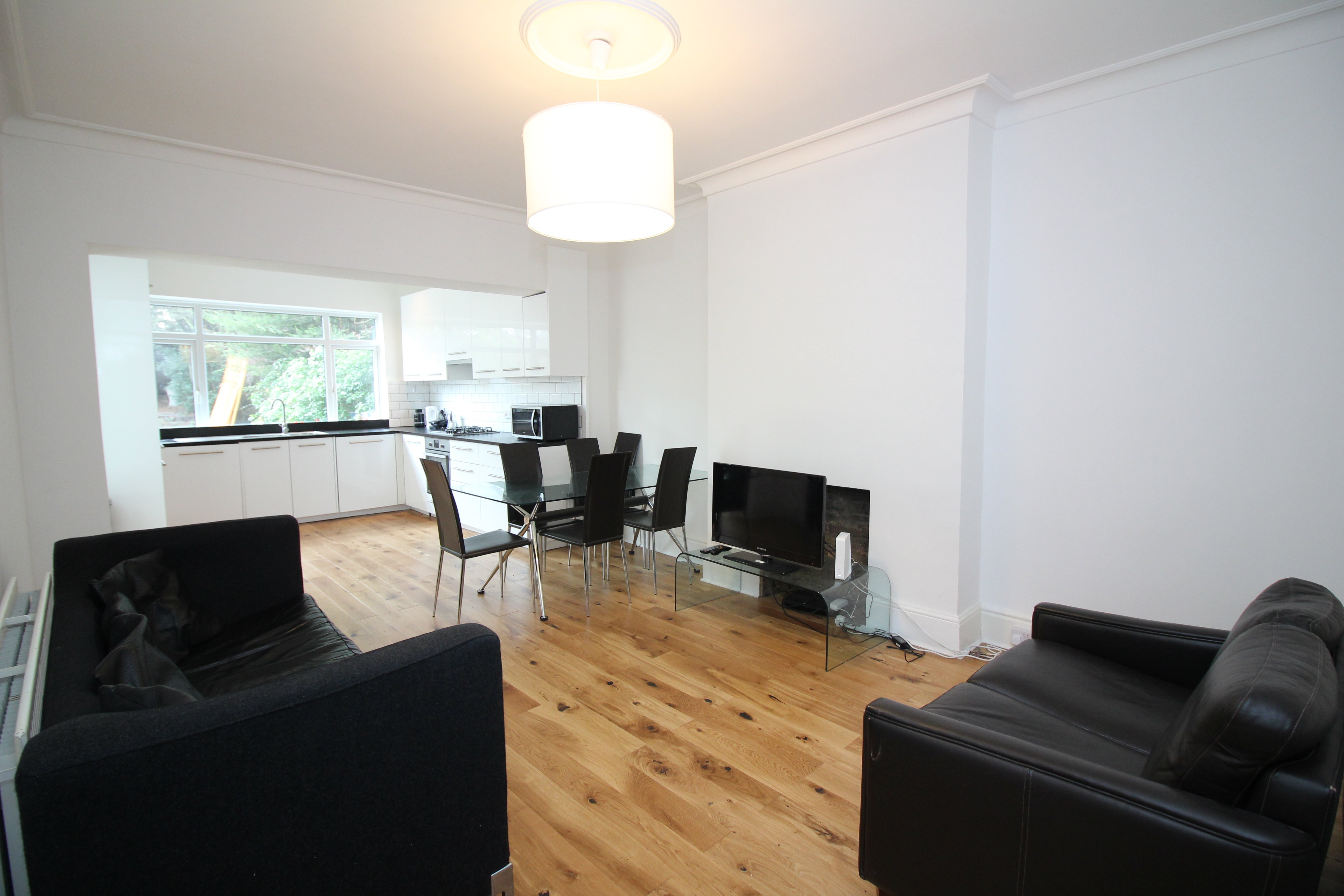 Room Bellingham Road in Greater London