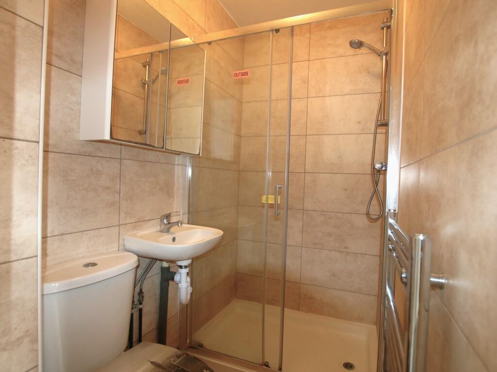 Room Cedar Road in Greater London
