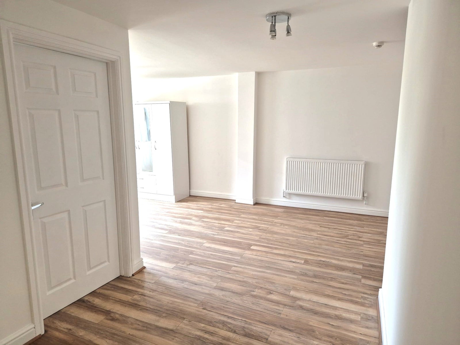 Flat Northolt Road in Greater London