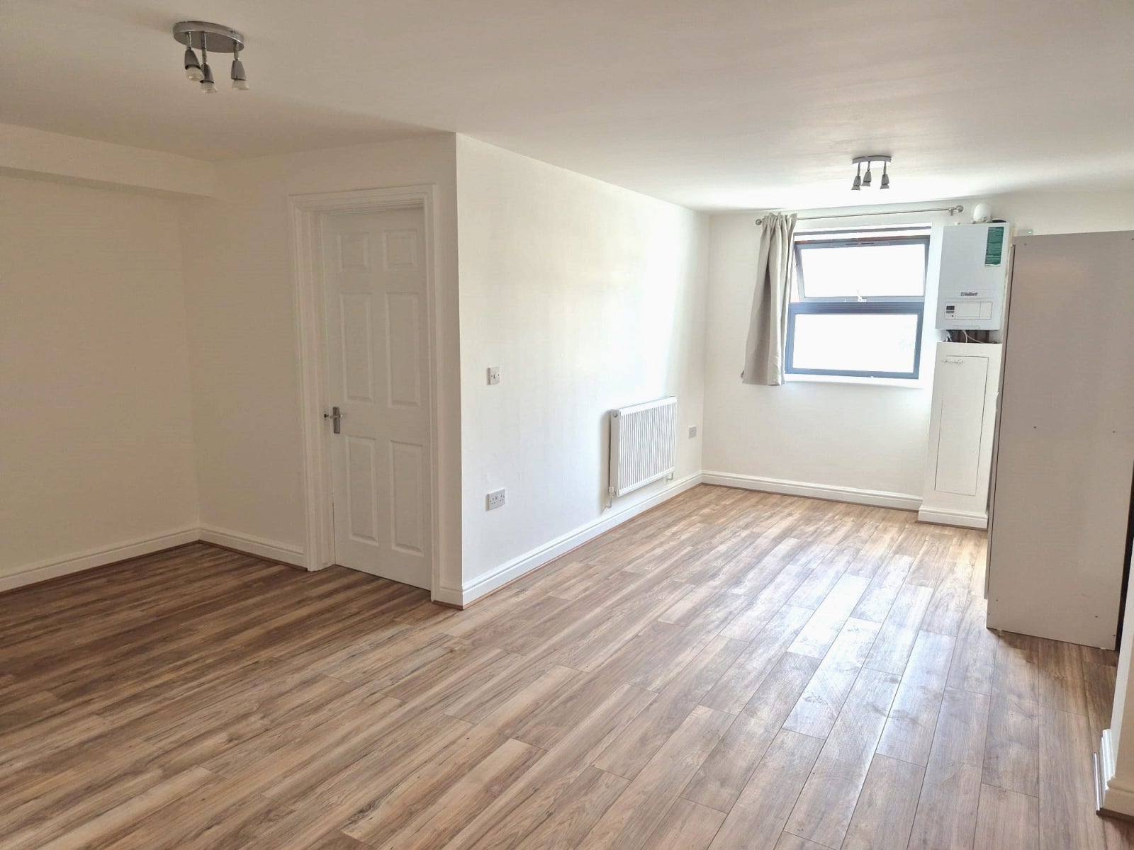 Flat Northolt Road in Greater London