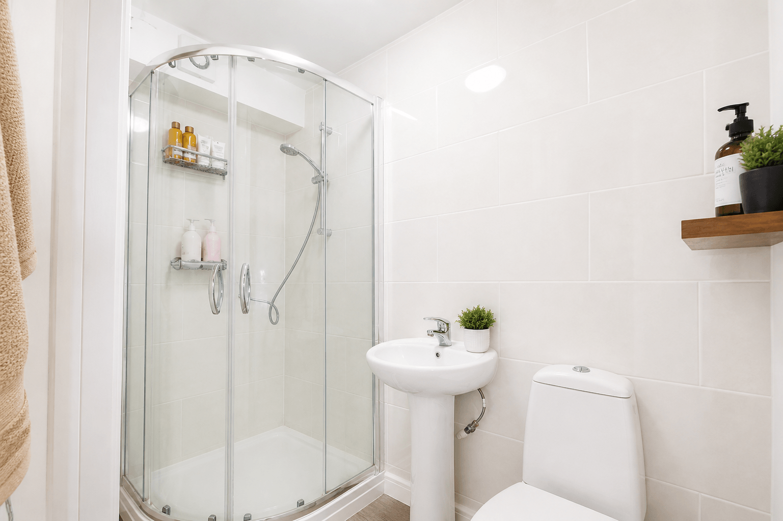 Flat Northolt Road in Greater London