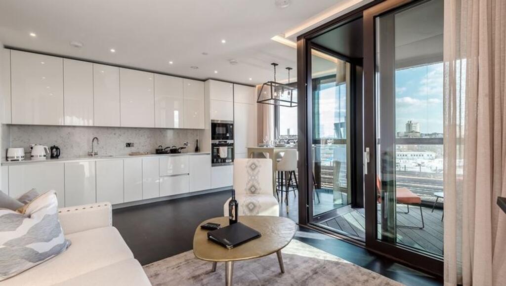 Flat Pascal Square in Greater London