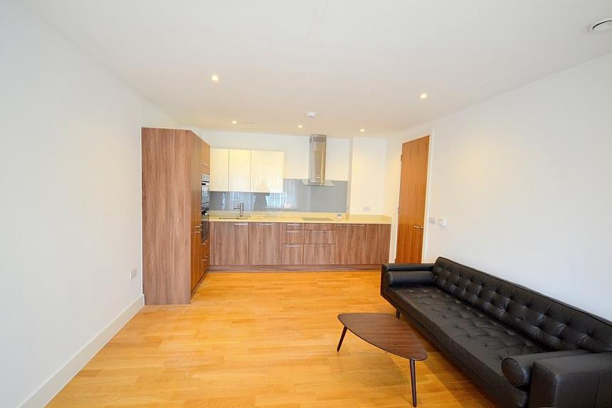 Flat Finchley Road in Greater London