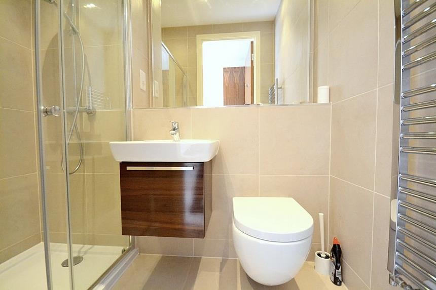 Flat Finchley Road in Greater London