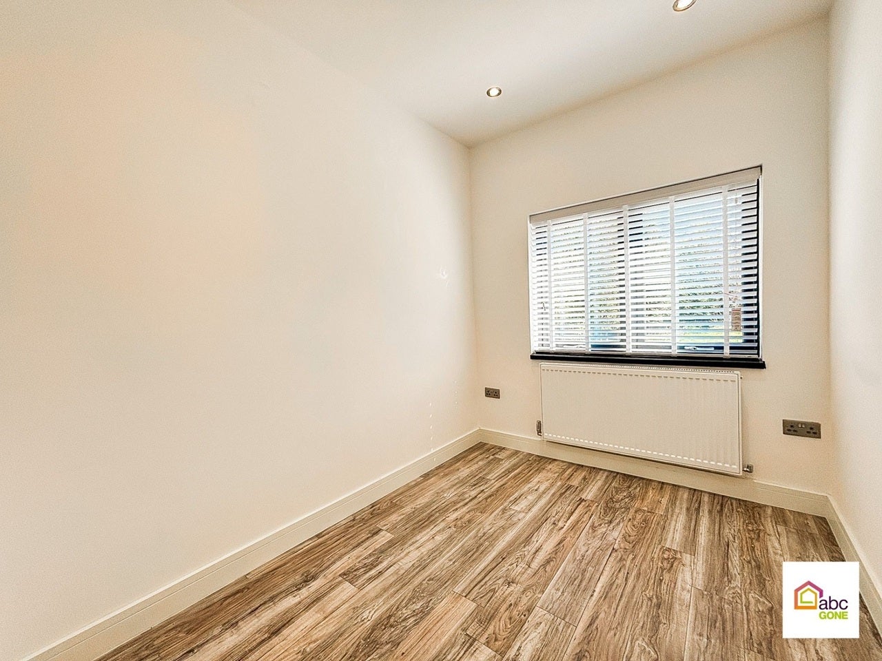 Flat London Road North in Reigate and Banstead