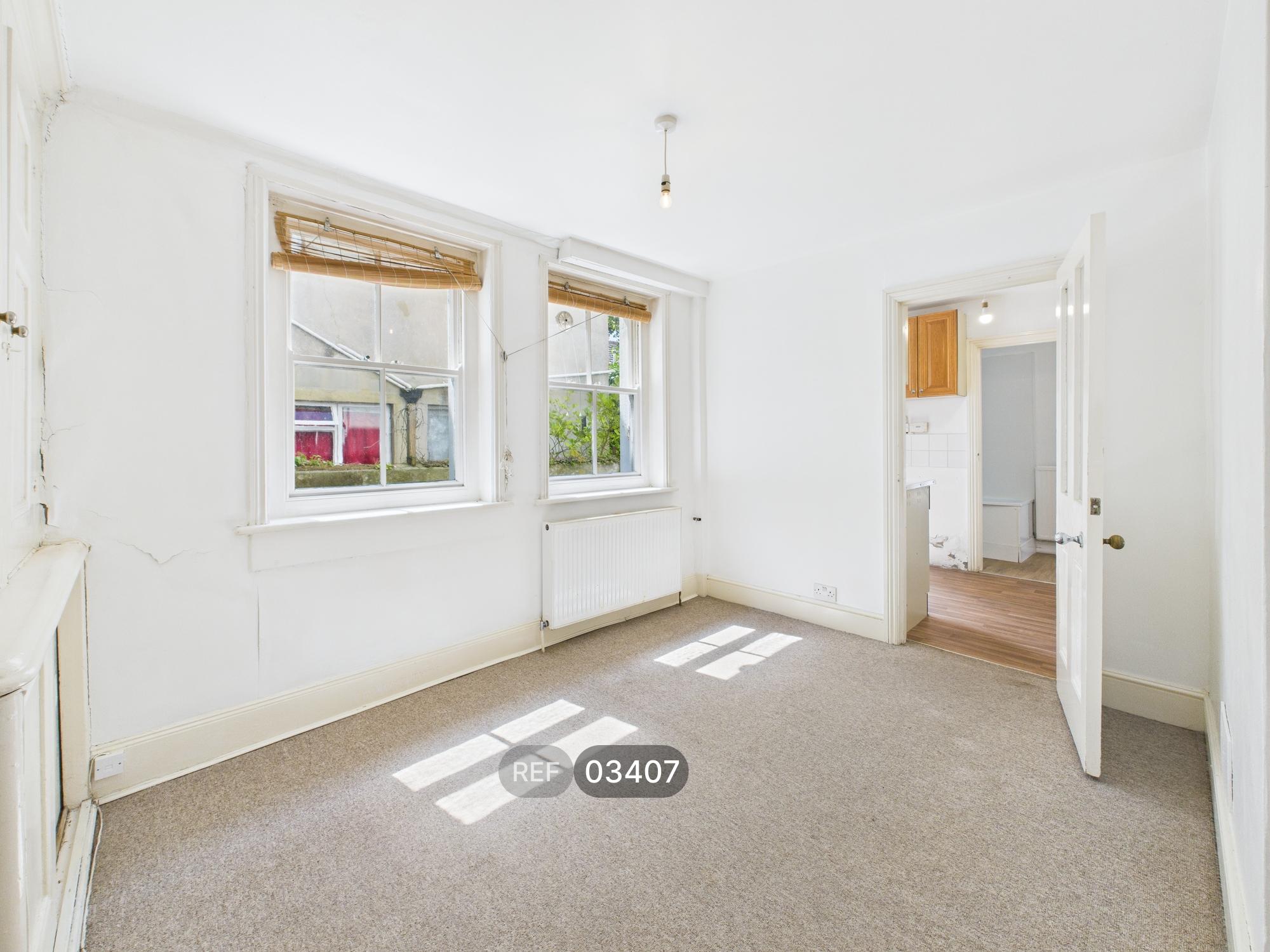 Flat Cissbury Road in Hove