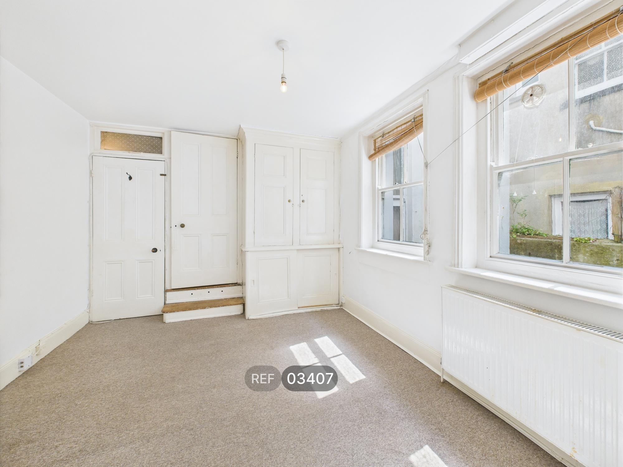 Flat Cissbury Road in Hove