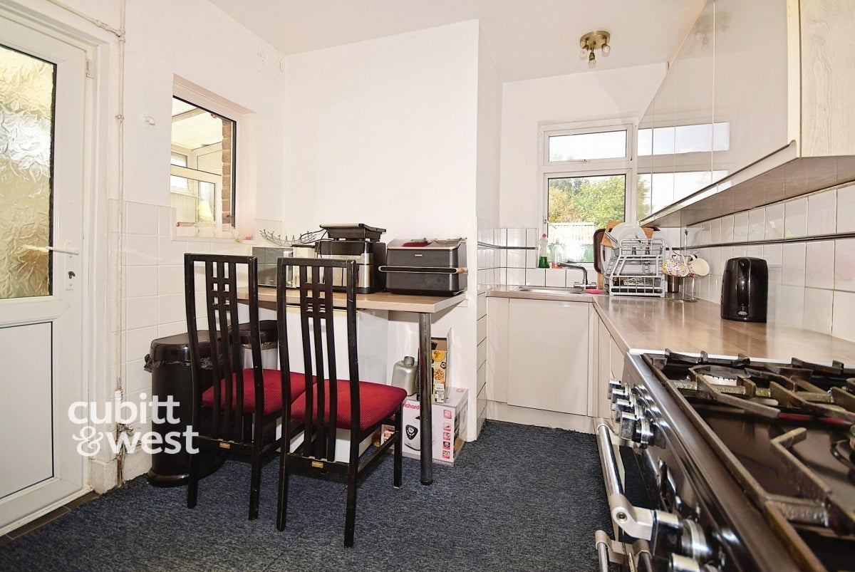 House Maude Close in Folkestone and Hythe District
