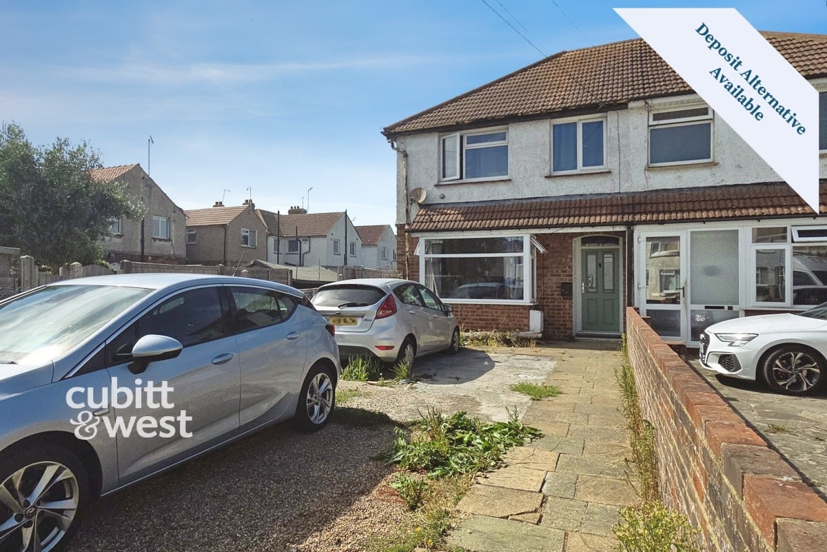 House Maude Close in Folkestone and Hythe District