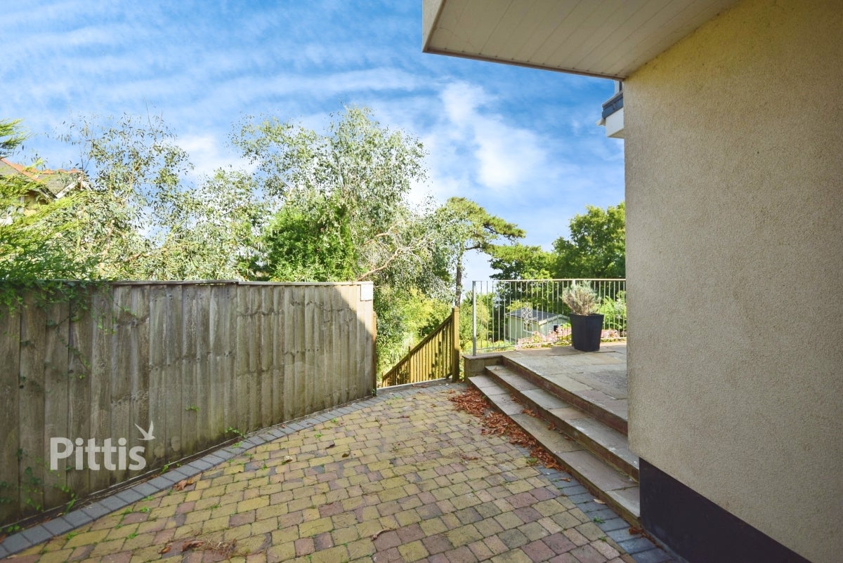 House Maude Close in Folkestone and Hythe District