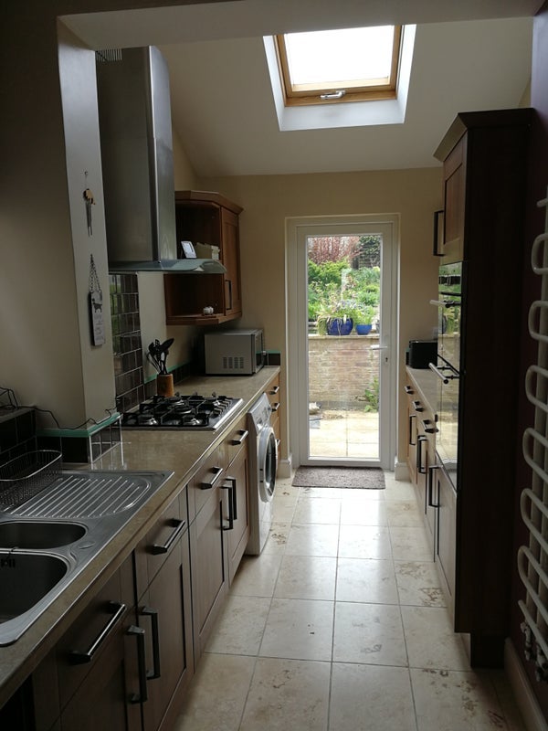 Room Elmhurst Avenue in Melton