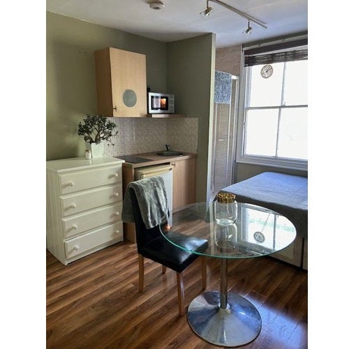 Flat Claverton Street in City of Westminster