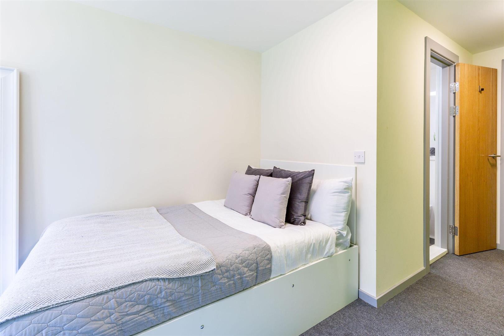 Room Portland Road in Newcastle upon Tyne