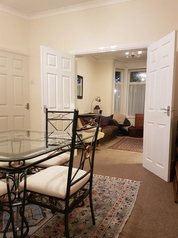 Room Trafford Road in Salford