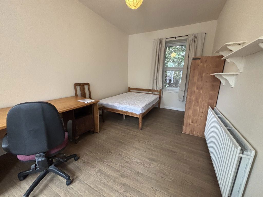 Room St Mary Place in Dundee