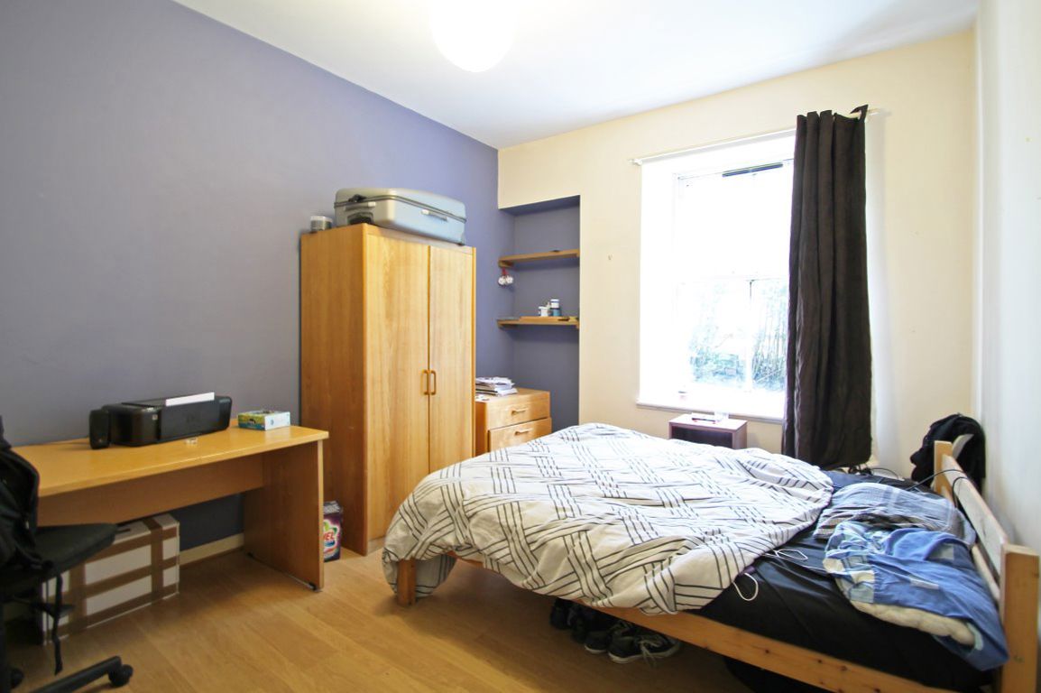Room St Mary Place in Dundee
