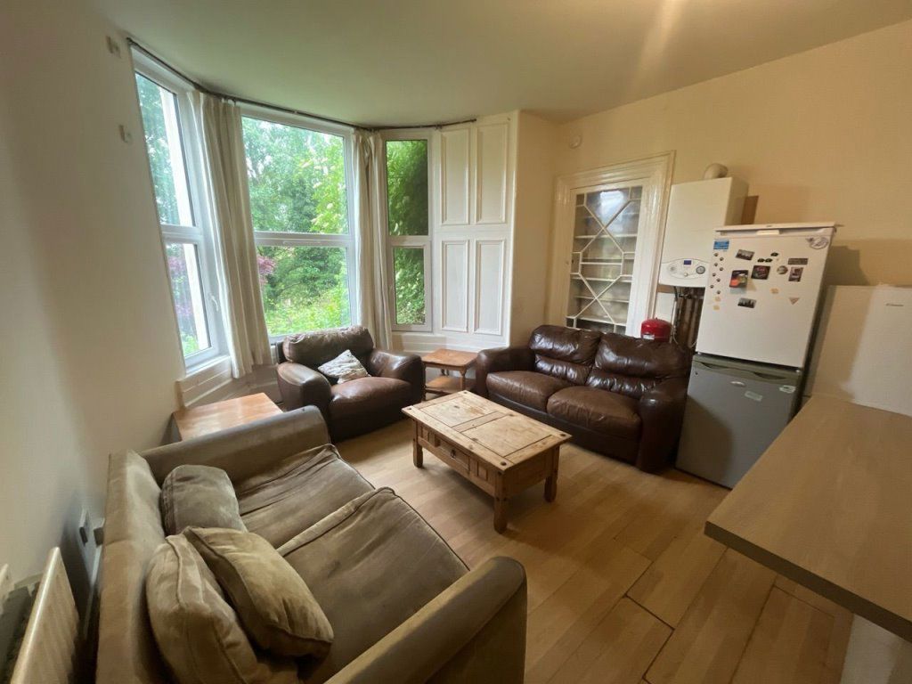 Room St Mary Place in Dundee