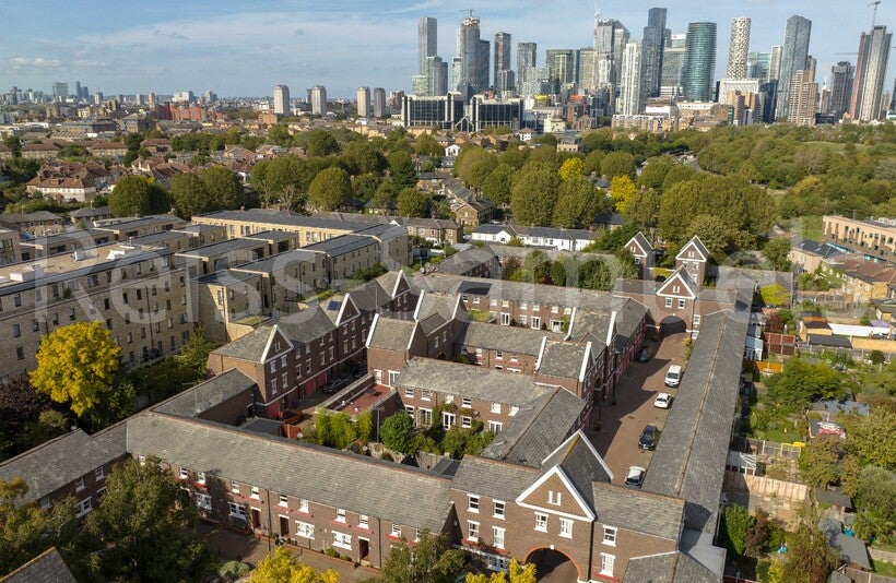 Flat Lockesfield Place in Greater London