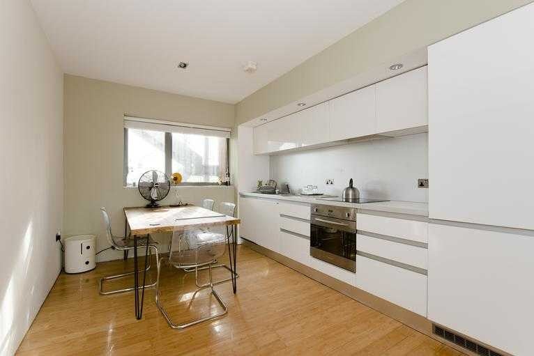 Flat Lee Street in Greater London