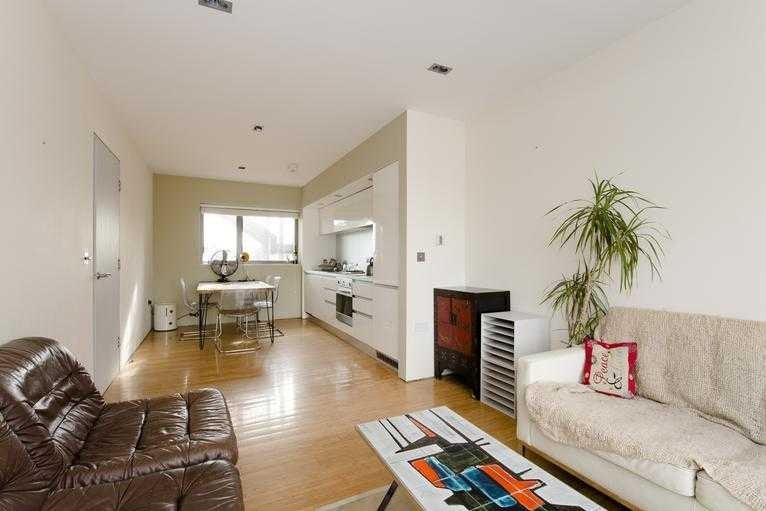 Flat Lee Street in Greater London