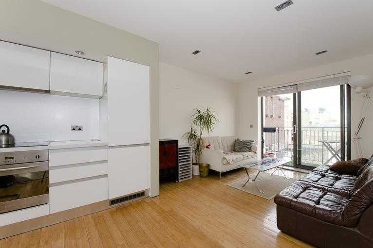 Flat Lee Street in Greater London