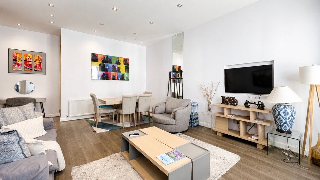 Flat Princes Gate in City of Westminster
