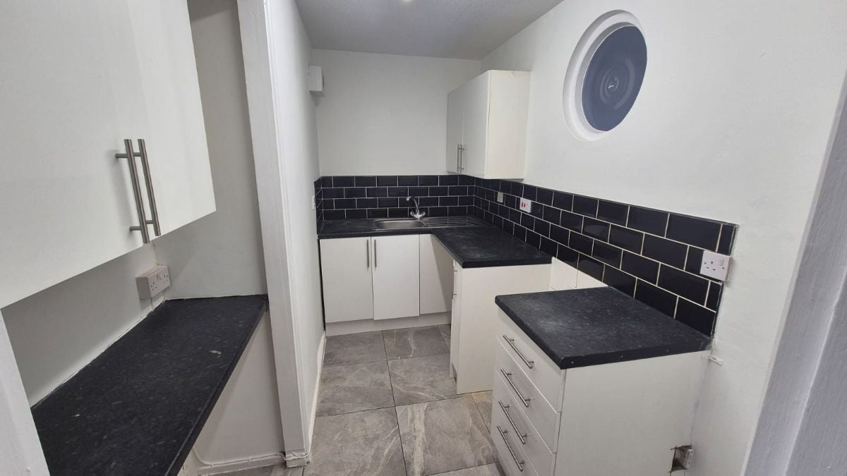 Flat Temple Road in Willenhall