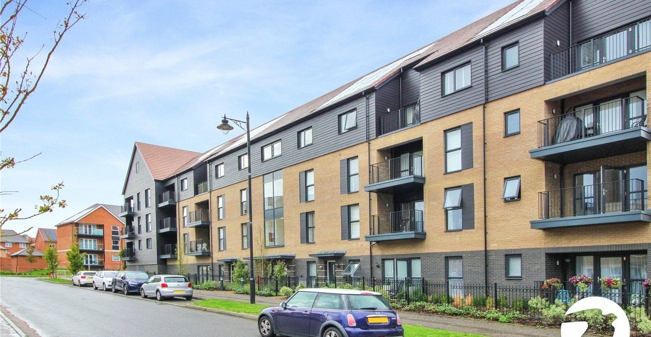 Flat Rixson Road in Ebbsfleet Garden City