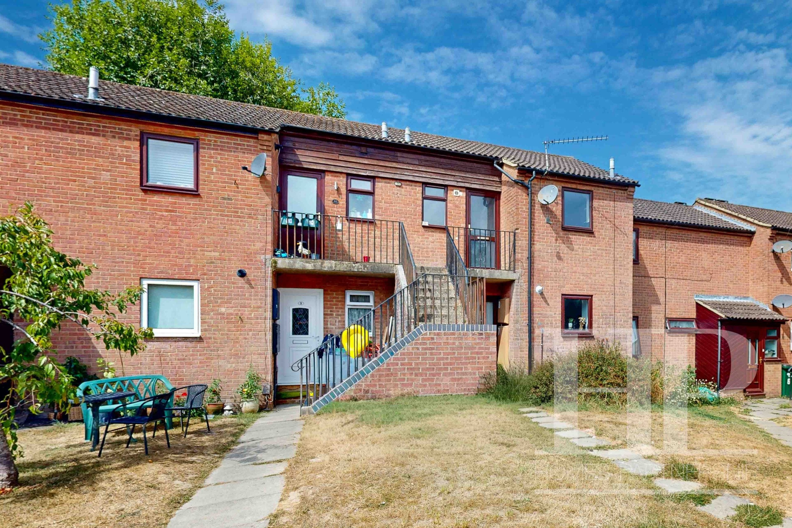 Flat Greenways Walk in Crawley